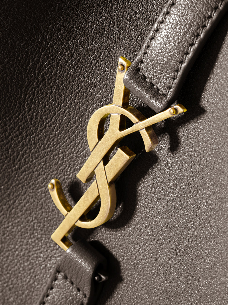 LE 5 À 7 SUPPLE SMALL IN PELLE MARTELLATA