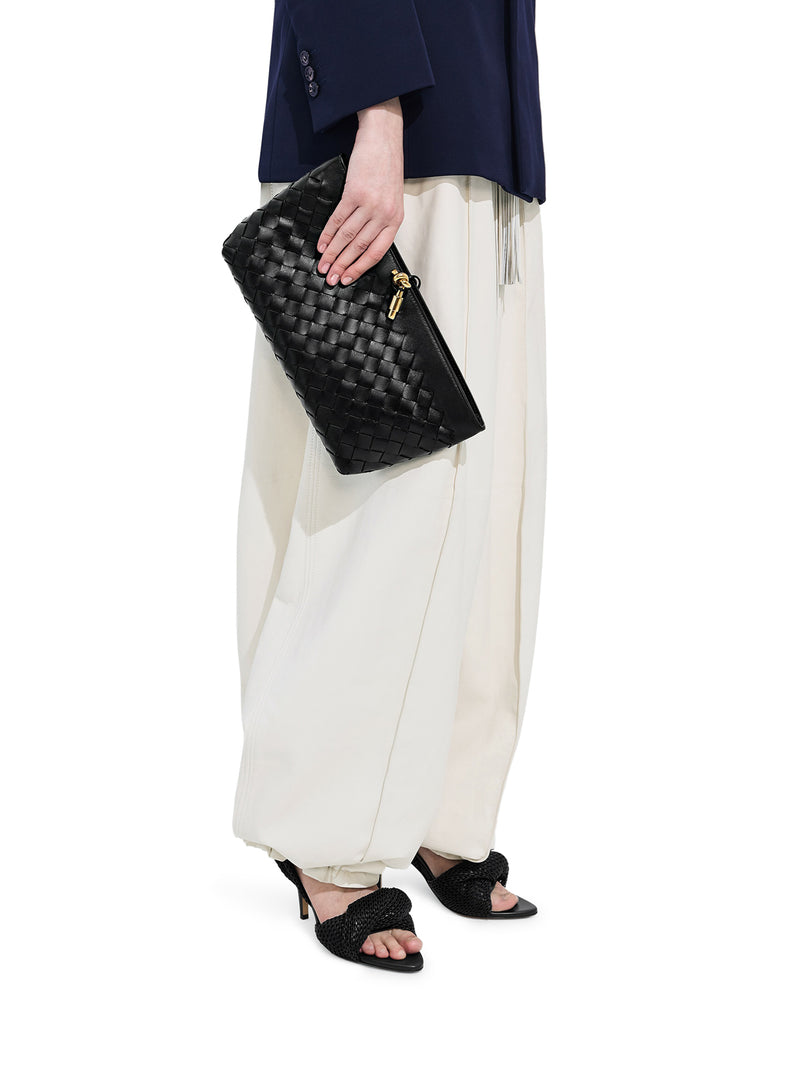 POCHETTE IN NAPPA INTRECCIATA CON DETTAGLIO NODO DISTINTIVO
