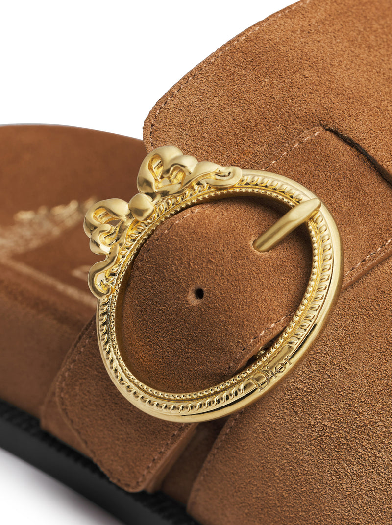 SABOT CON FIBBIA MÉDAILLON IN PELLE DI VITELLO SCAMOSCIATA