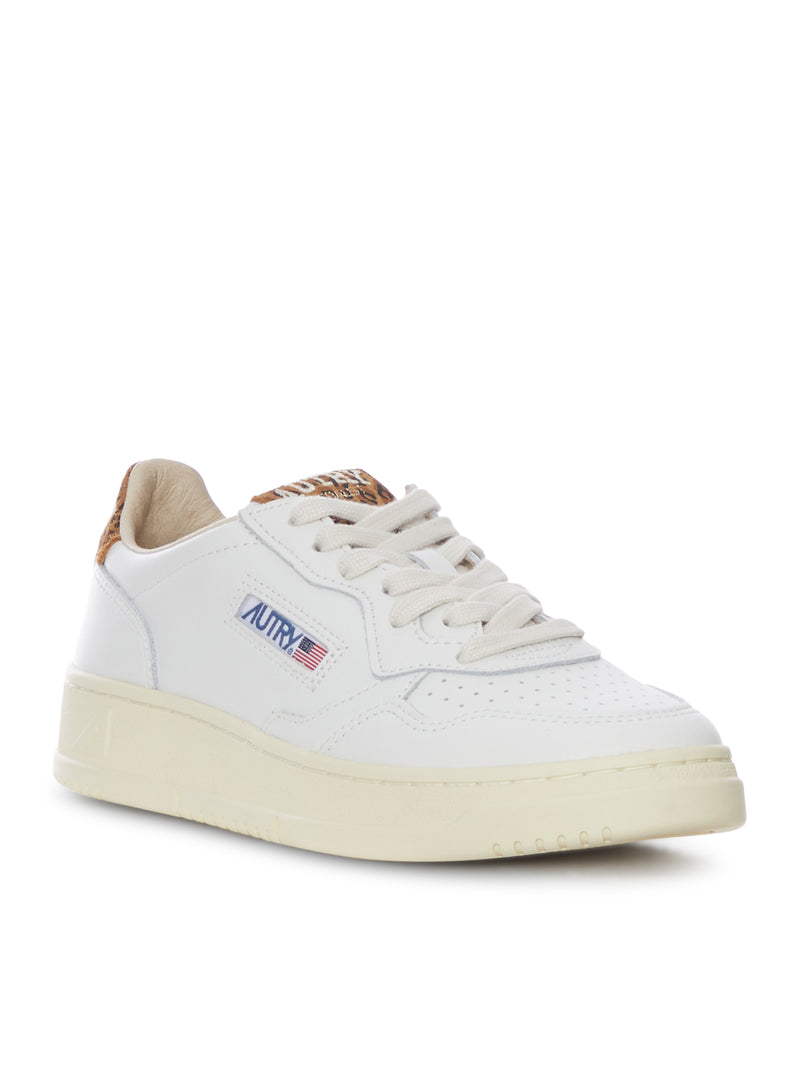 SNEAKERS MEDALIST LOW IN PELLE BIANCA CON DETTAGLIO LEOPARDATO