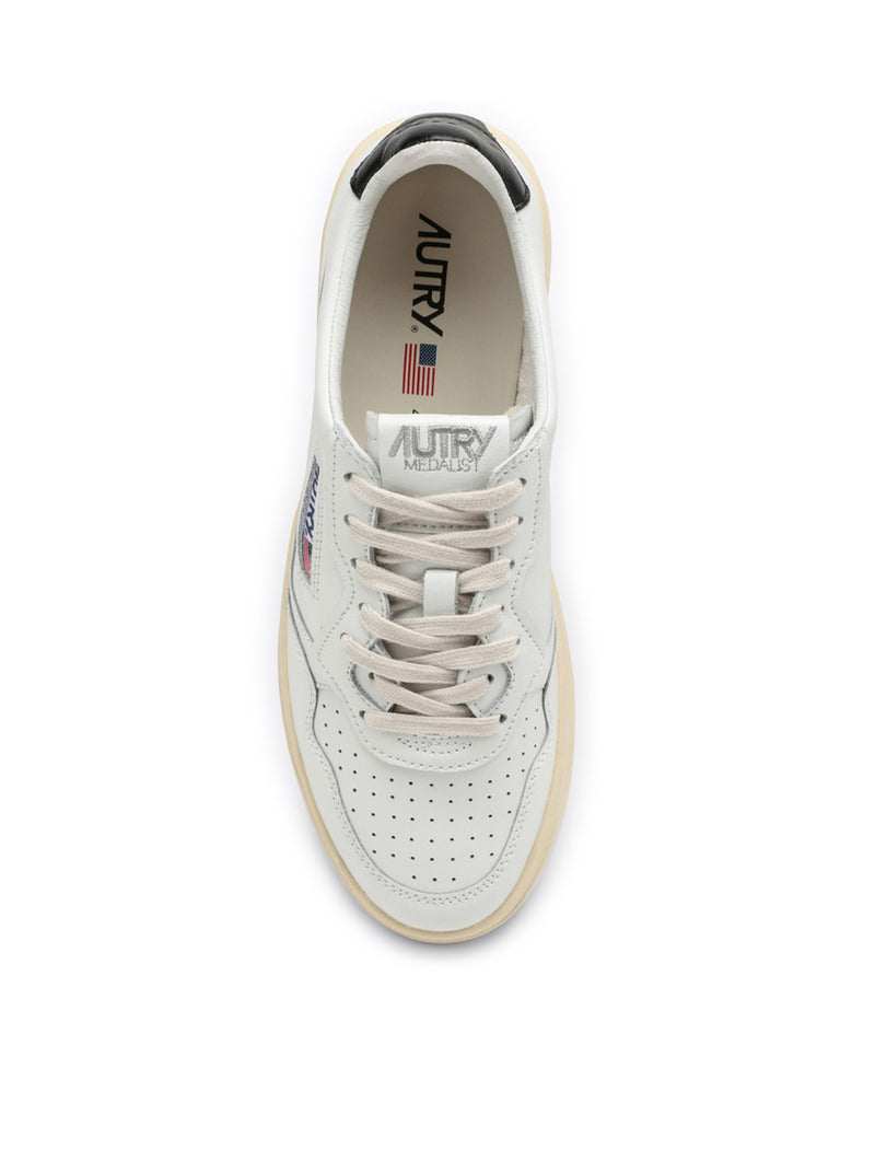 SNEAKERS MEDALIST LOW IN PELLE BIANCA E NERA