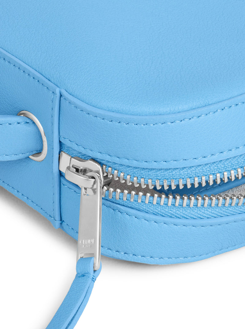 BORSA MESSENGER CON CHARM IN PELLE DI VITELLO LISCIA E AGNELLO