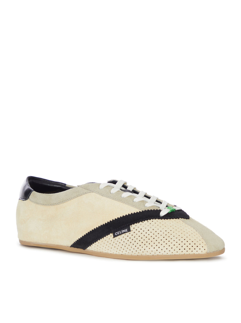 SNEAKER BASSA IN CAMOSCIO CON PUNTA TRAFORATA