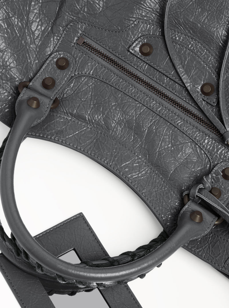 BORSA LE CITY MEDIA IN PELLE DI AGNELLO ARENA IN PIETRA VULCANICA CON FINITURE OTTONE