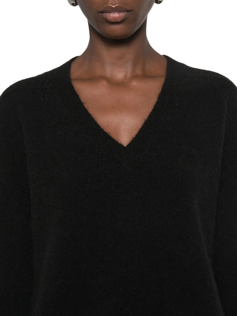 MAGLIONE A MANICHE LUNGHE CON SCOLLO A V