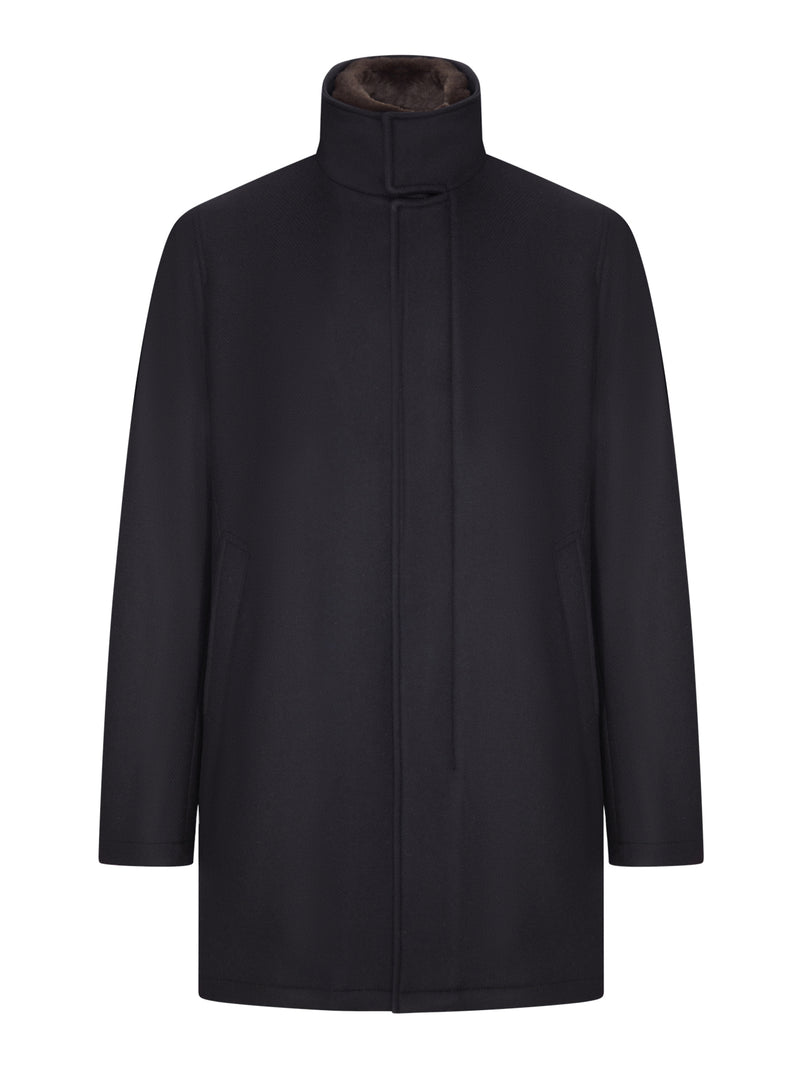 CAPPOTTO CON COLLO ALTO E INTERNO A CONTRASTO