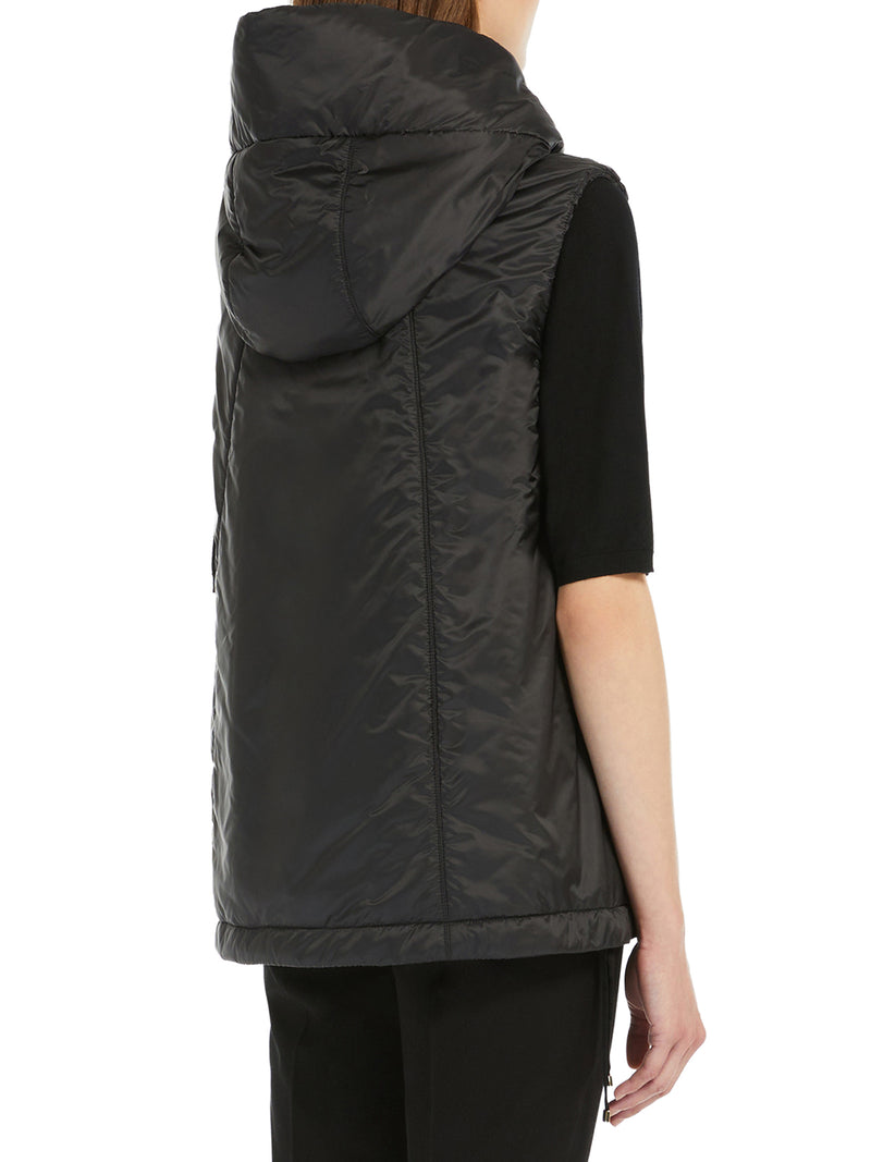 GILET IMBOTTITO CON CAPPUCCIO IN TELA ANTIGOCCIA