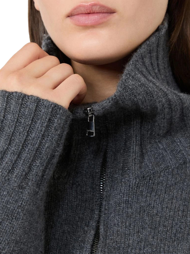 MAGLIA A COLLO ALTO IN FILATO DI CACHEMIRE