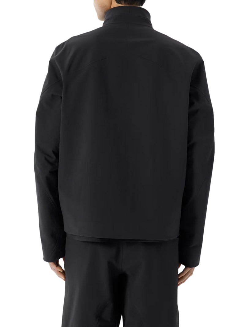 GIACCA TECNICA NERA CON COLLO ALTO E ZIP FRONTALE