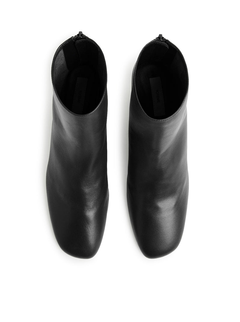 ANKLE-BOOTS CON TACCO MEDIO IN NAPPA