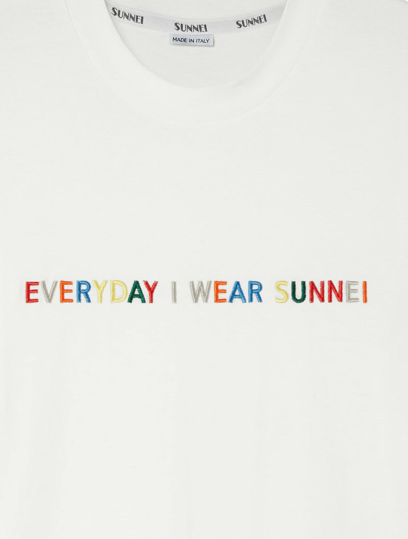T-SHIRT CON STAMPA EVERYDAY I WEAR SUNNEI