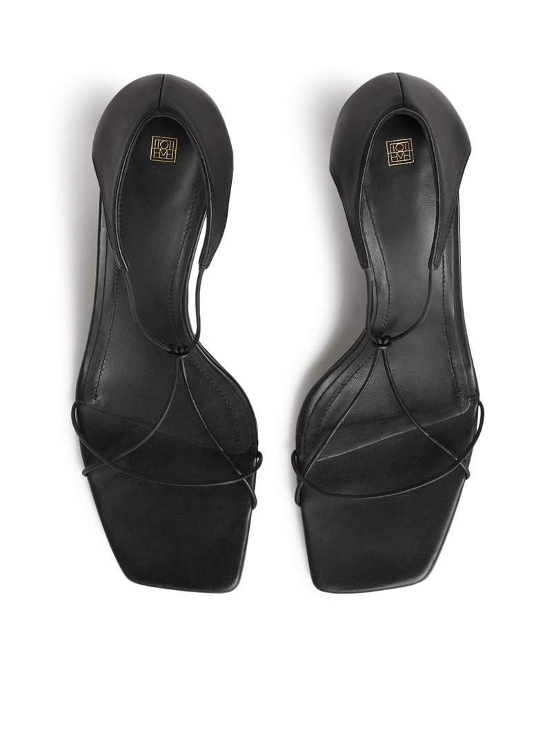 Il sandalo con nodo in pelle nero