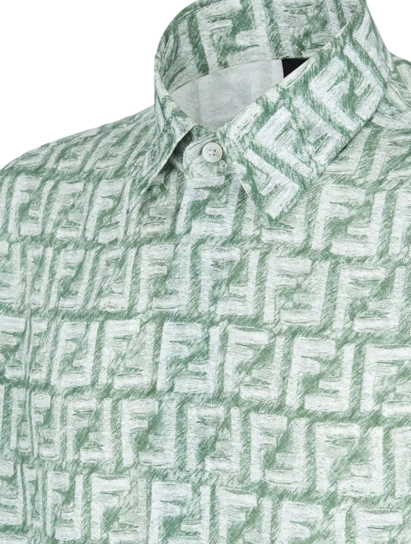 Camicia in lino verde con etichetta